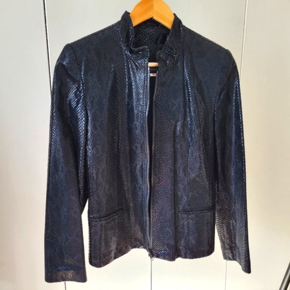 Barrington Black Fitted Leather Snake Pattern Feminine Fall Jacket